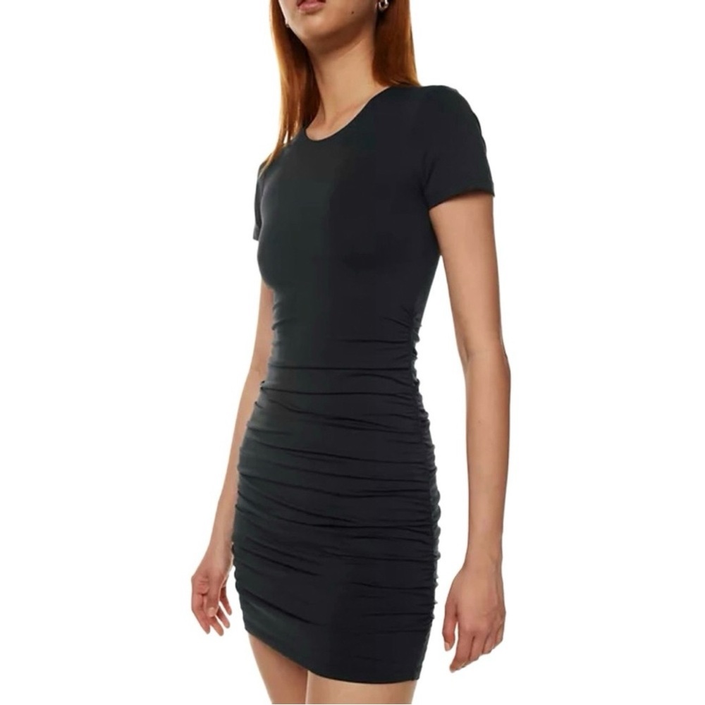 Aritizia Babaton Countour Ruched Midi Dress